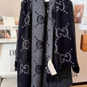 <AUTHENTIC>Gucci Scarf